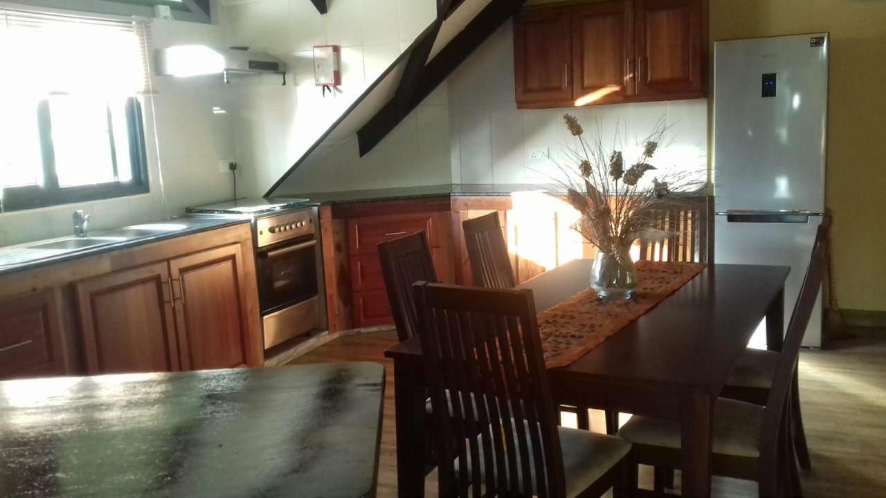 Апартаменты Shay Lyah Self Catering Виктория Экстерьер фото