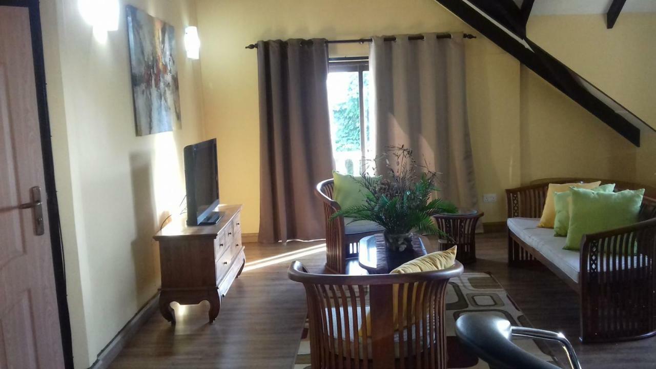 Апартаменты Shay Lyah Self Catering Виктория Экстерьер фото